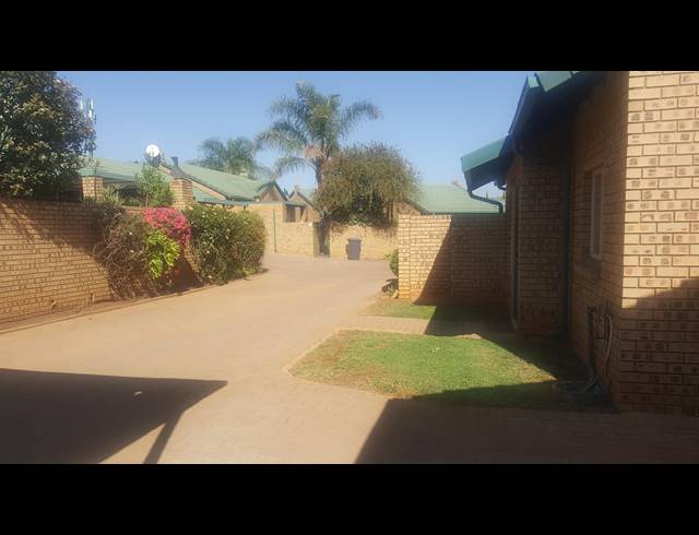2 BEDROOM SIMPLEX SOLD IN FAERIE GLEN